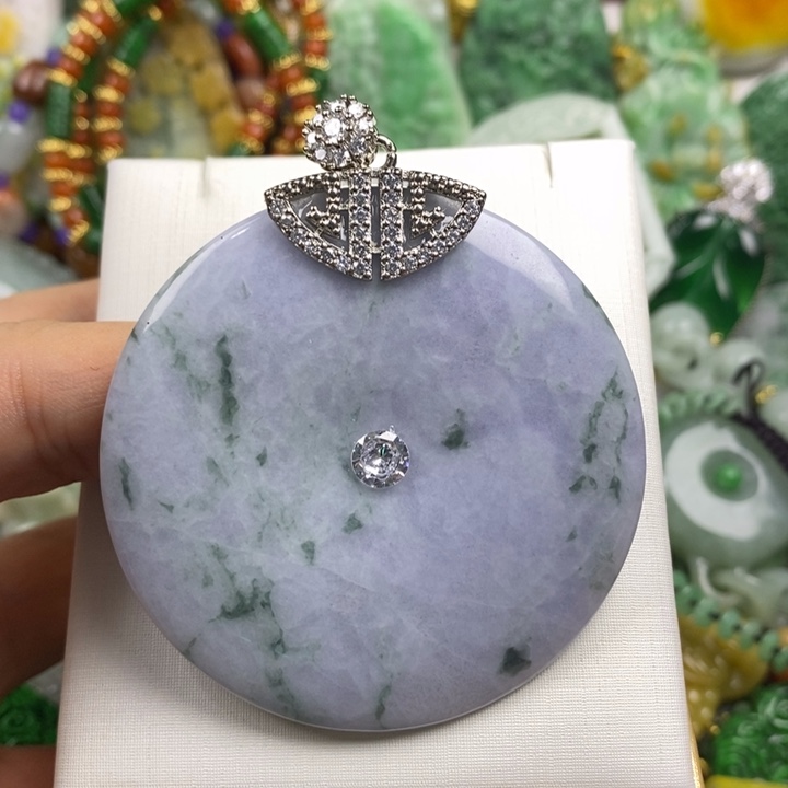 翡翠未镶嵌吊坠(赠链)