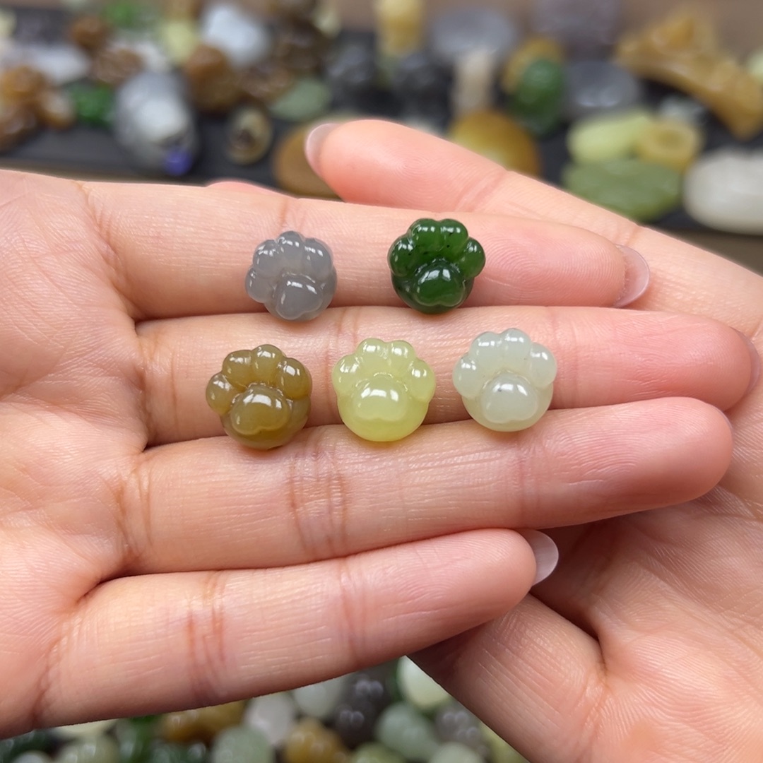 和田玉未镶嵌颈饰98一个多样性发其一