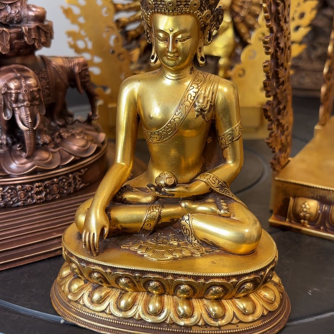 觉沃佛藏佛鎏金摆件