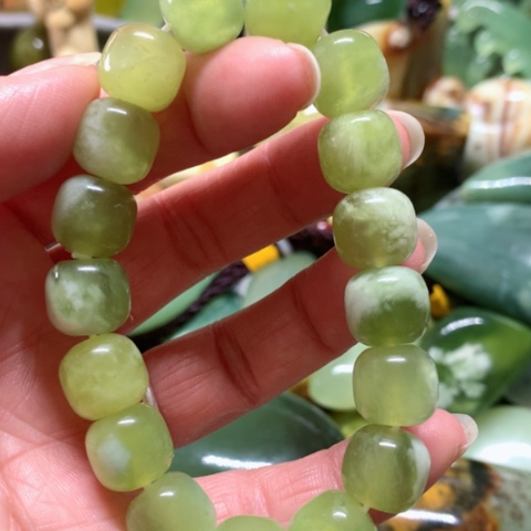 蛇纹石玉未镶嵌手把件