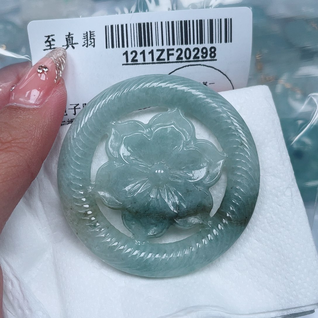 翡翠未镶嵌吊坠(不含链)