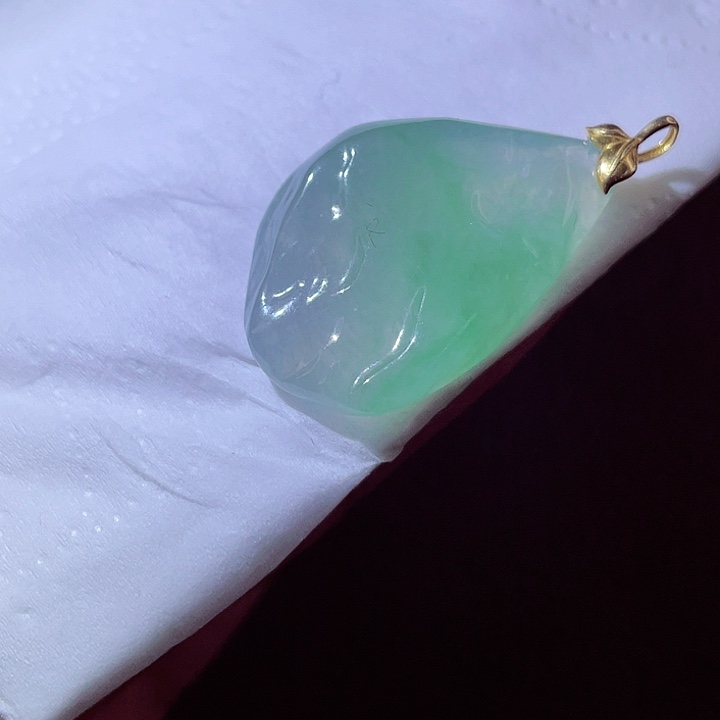 翡翠18K金镶嵌颈饰翡翠