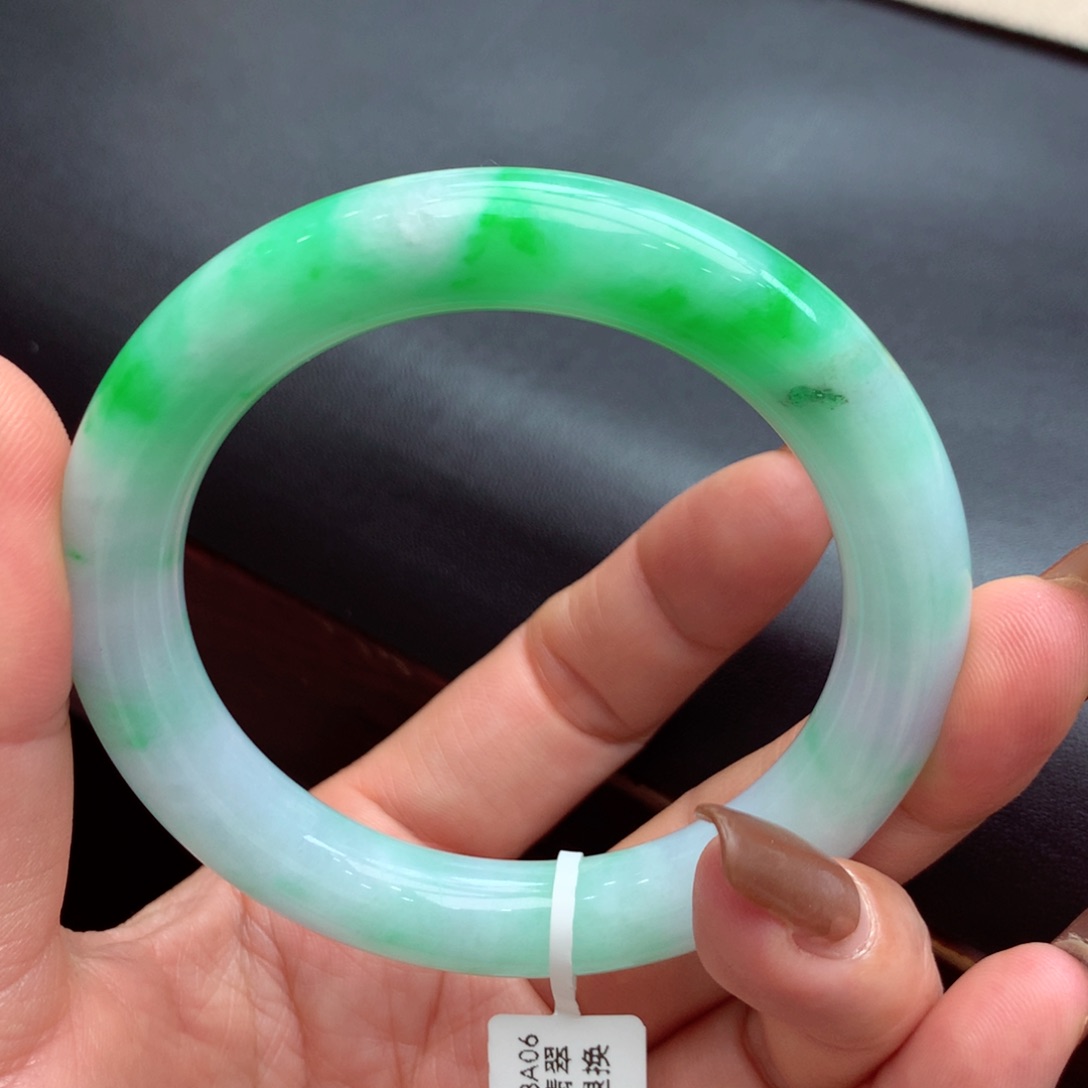 翡翠手镯未镶嵌缅甸翡翠手镯