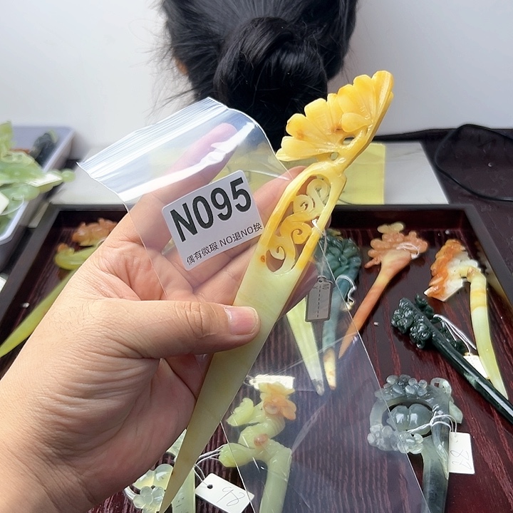 蛇纹石玉发饰合金世*