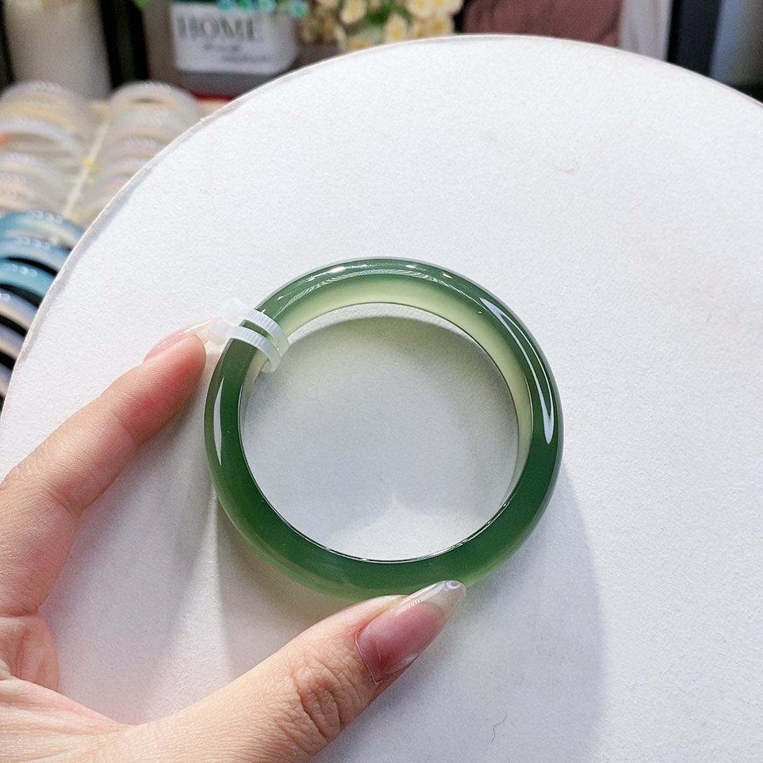 手镯玛瑙/玉髓未镶嵌55.8瑕