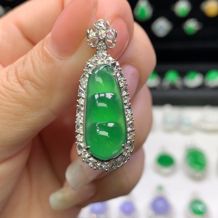 翡翠吊坠(不含链)18K金镶嵌