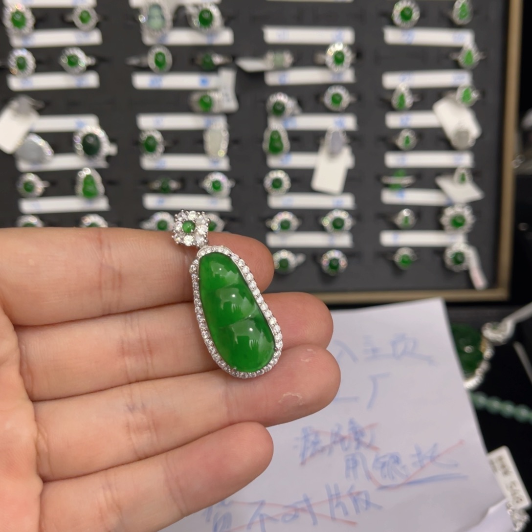 翡翠戒指银S925镶嵌翡翠豆子