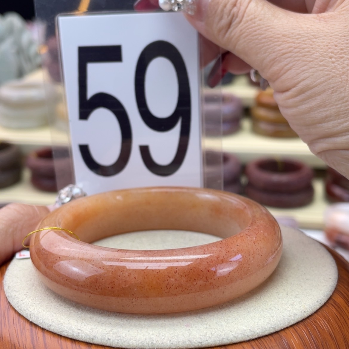 【闪购商品】石英质玉手镯未镶嵌