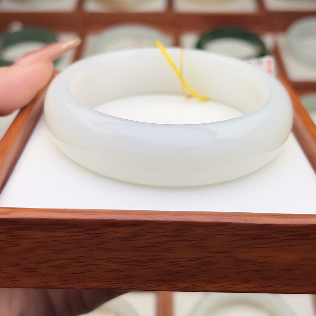 和田玉未镶嵌手镯60.2