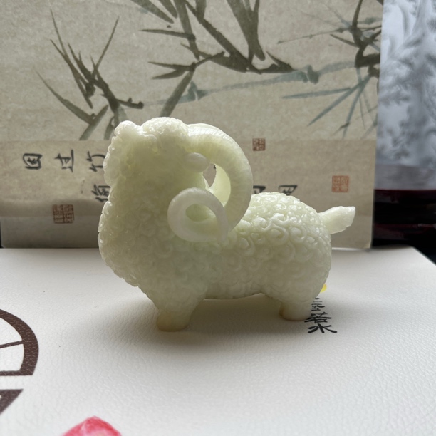 家居装饰创意礼品蛇纹石岫玉饰品家用摆手工