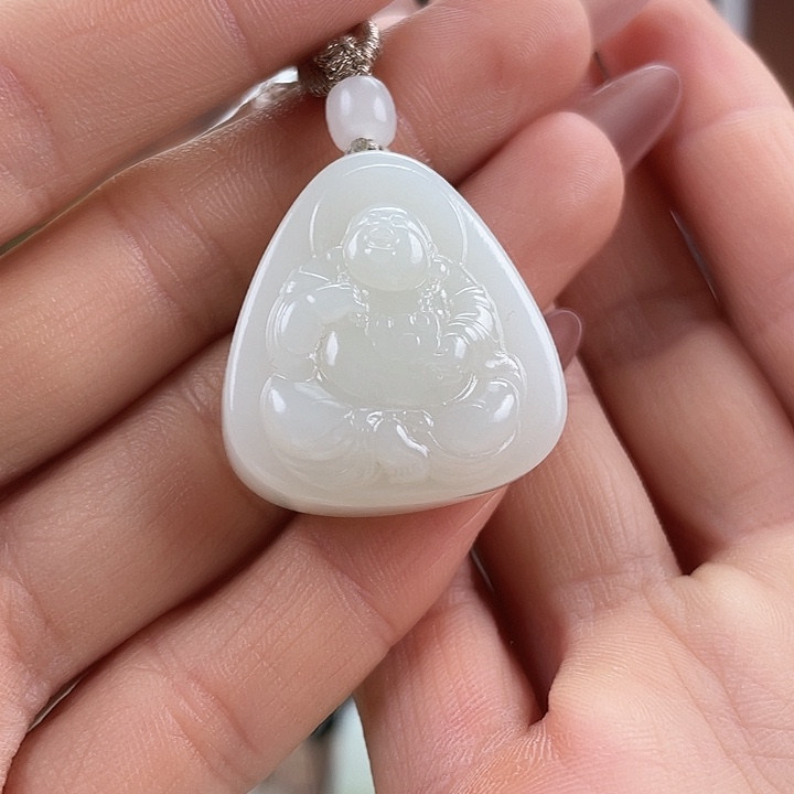 颈饰未镶嵌和田玉（糖玉）