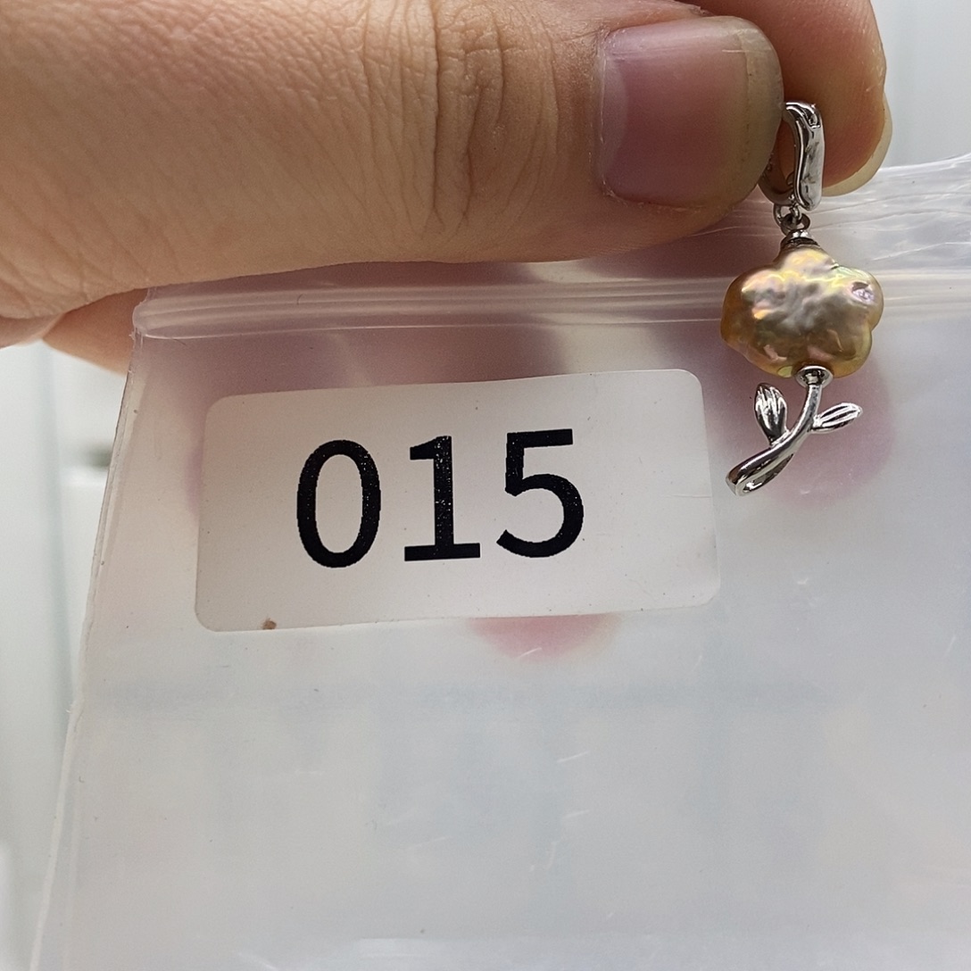 淡水珍珠颈饰合金