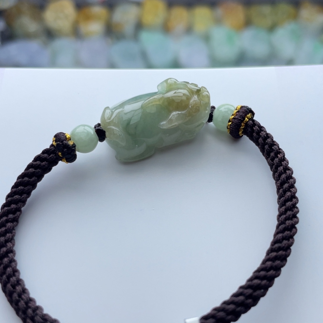 翡翠颈饰未镶嵌貔貅