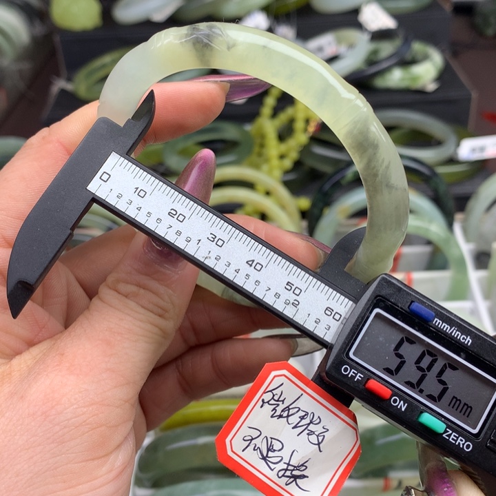 蛇纹石玉手镯未镶嵌1067