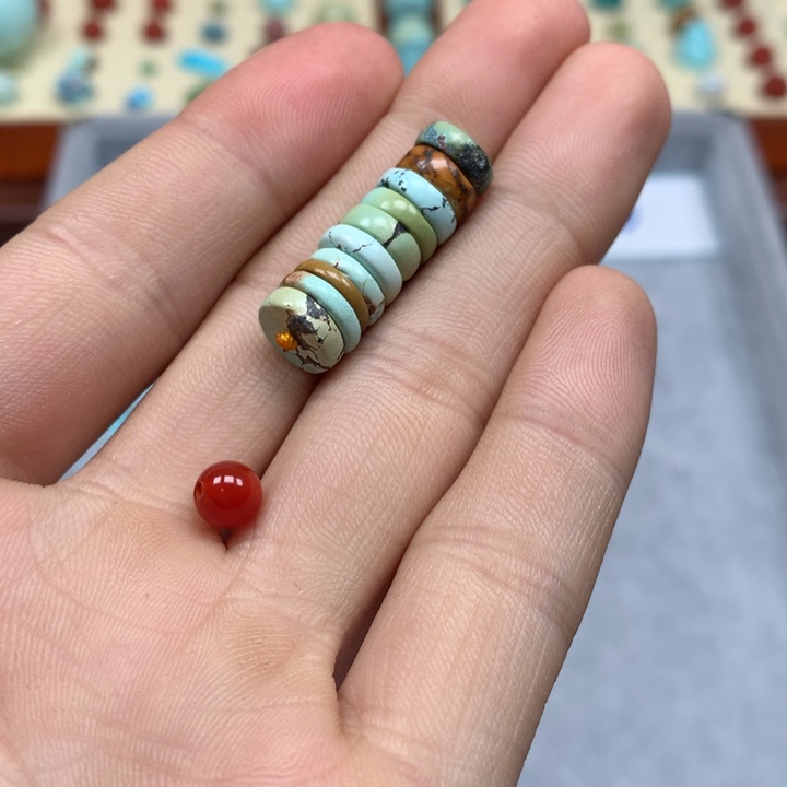 南红玛瑙配饰未镶嵌