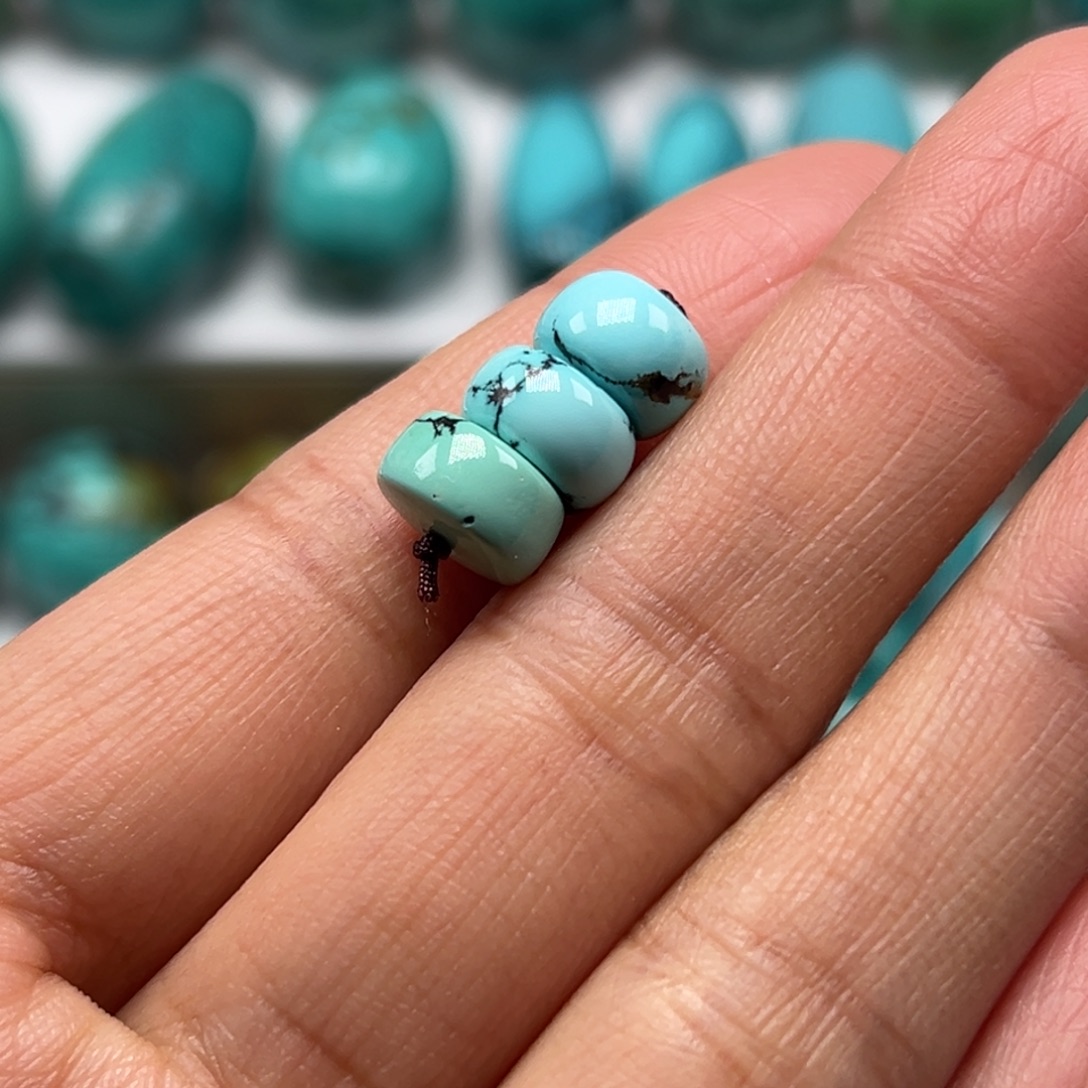 卓***康绿松石未镶嵌珠宝奇石