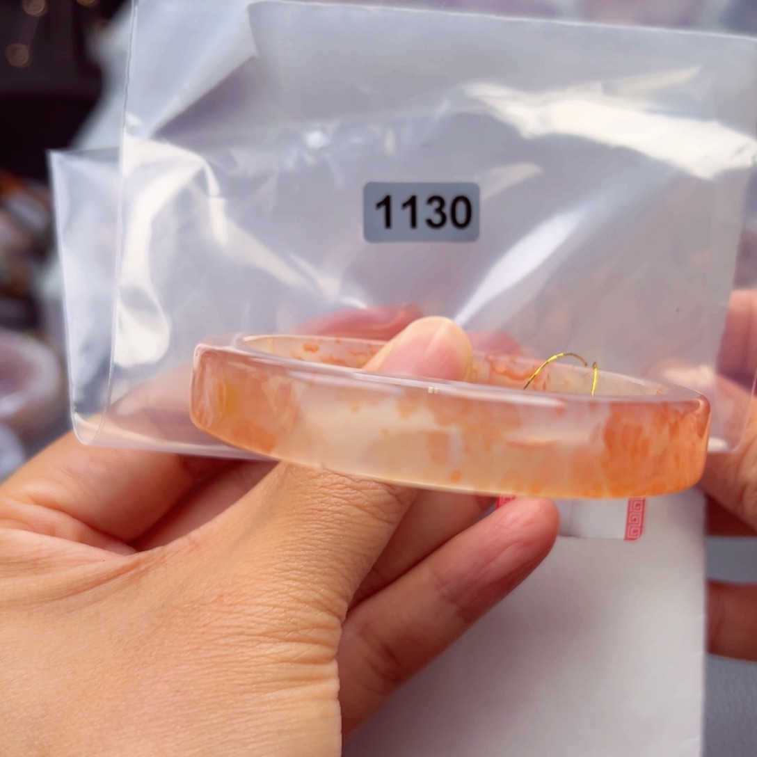 玛瑙/玉髓手镯未镶嵌坐****?