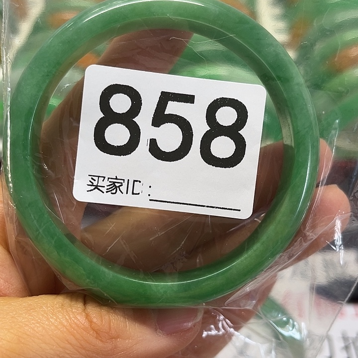 未镶嵌手镯翡翠好