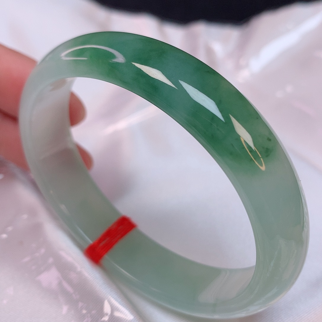 翡翠手镯（贵妃镯）未镶嵌56