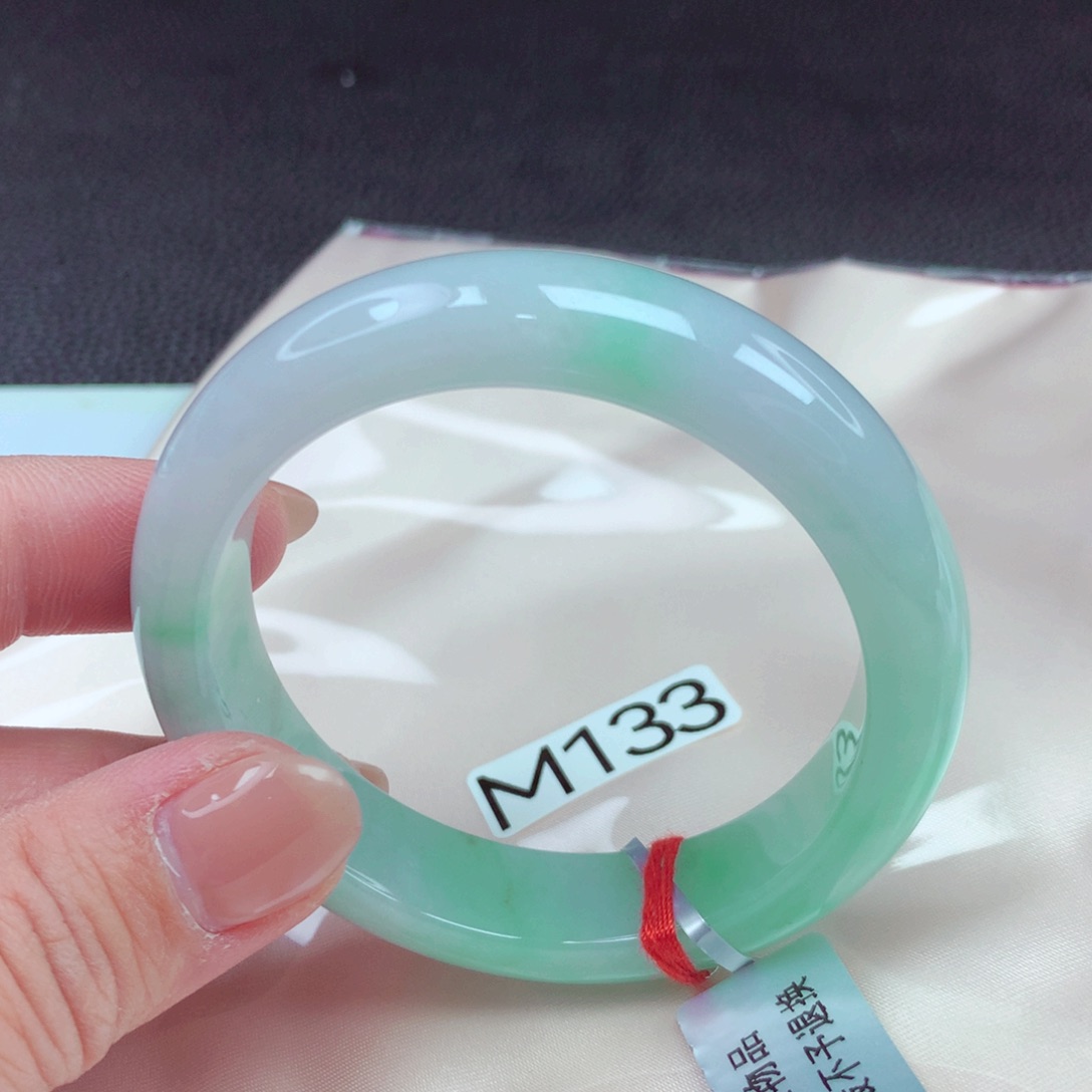 翡翠手镯未镶嵌手镯88