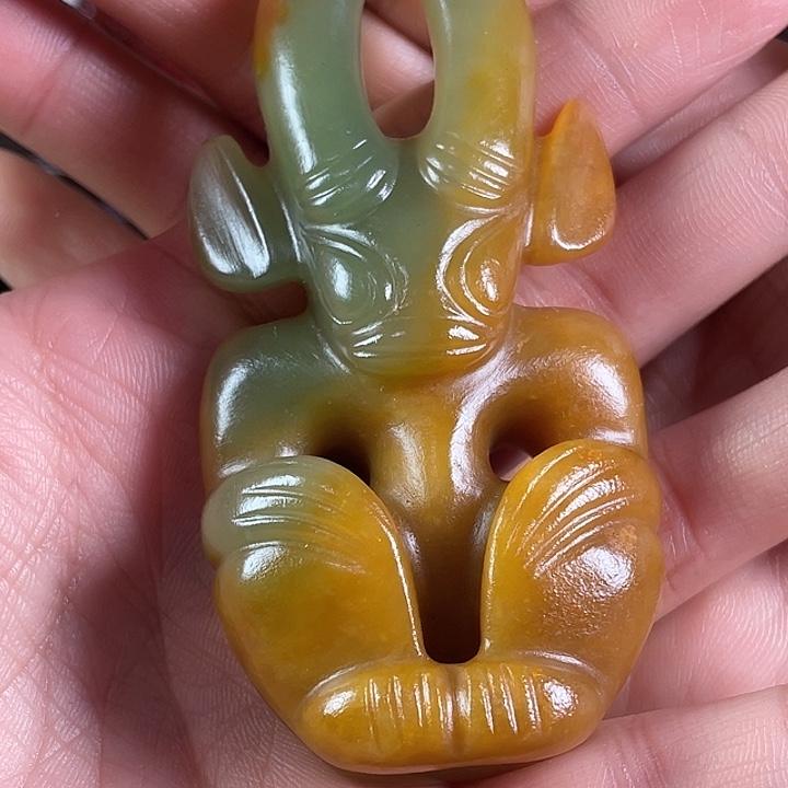 忒***忒和田玉未镶嵌挂件