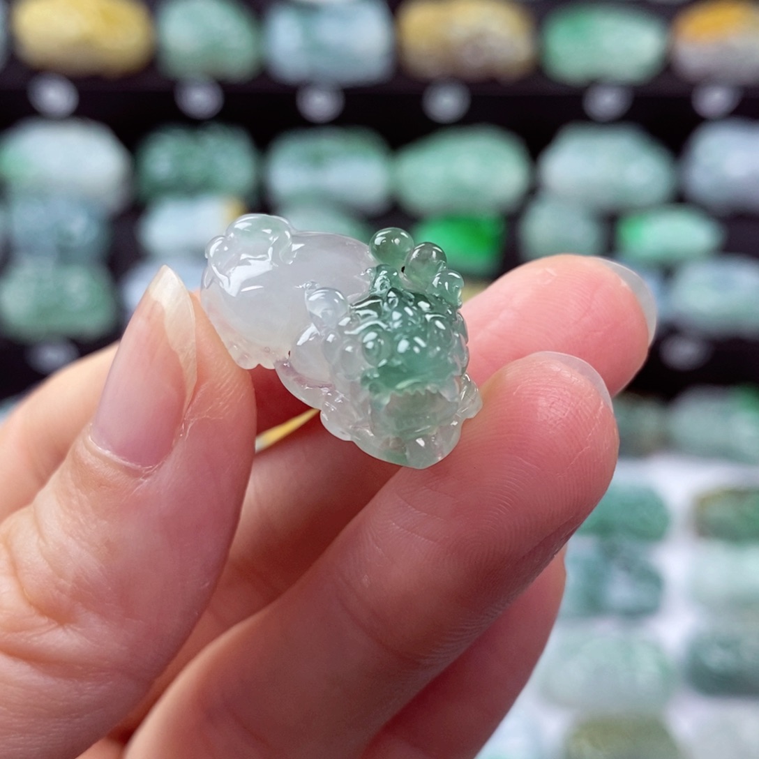 翡翠颈饰未镶嵌天然