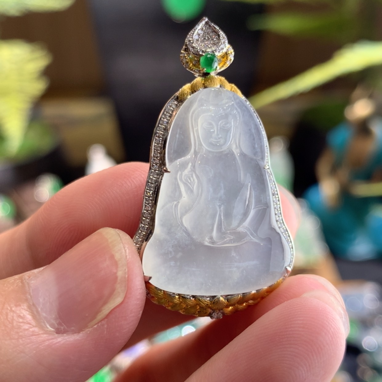【闪购商品】翡翠颈饰18K金镶嵌素衣观音