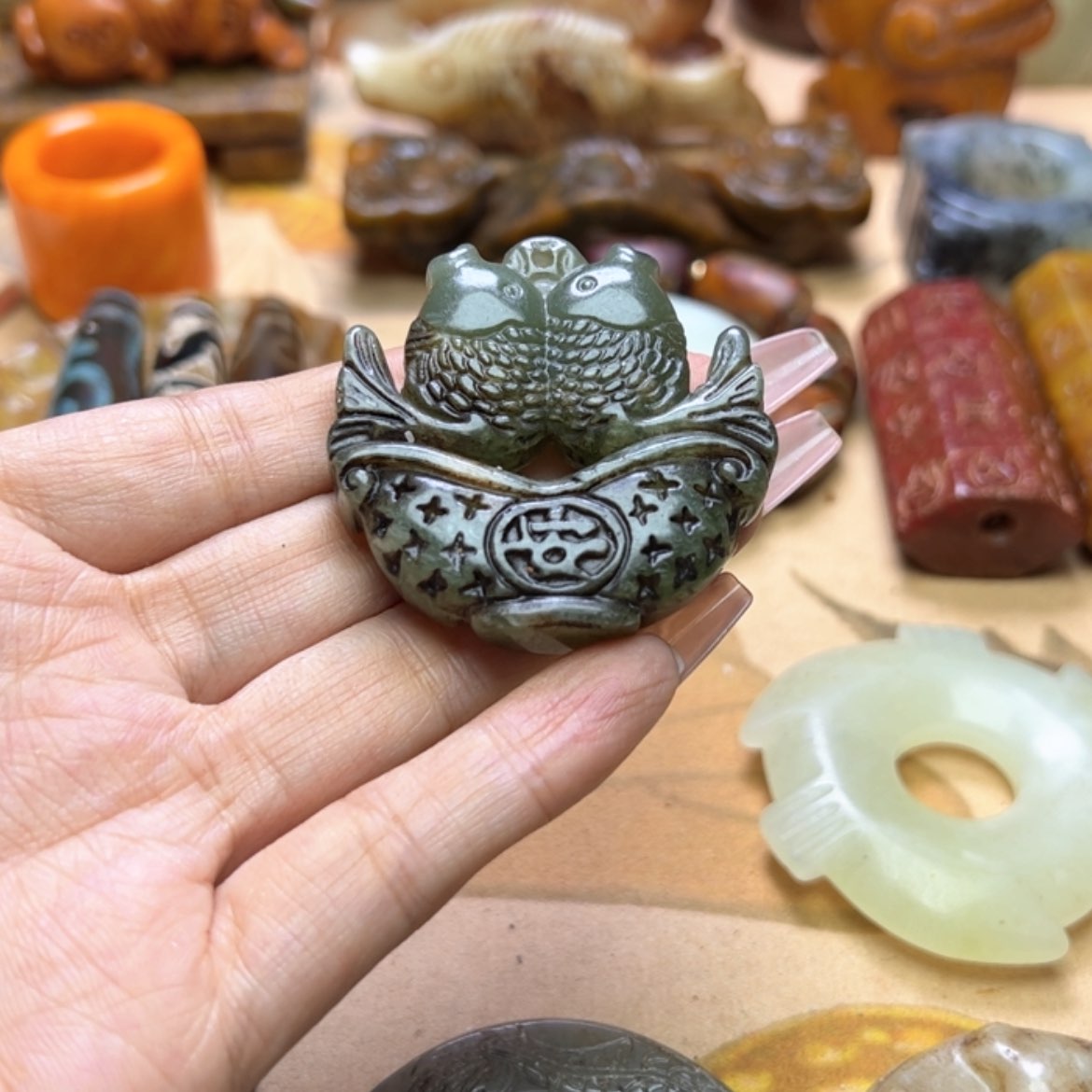 【闪购商品】蛇纹石玉颈饰未镶嵌