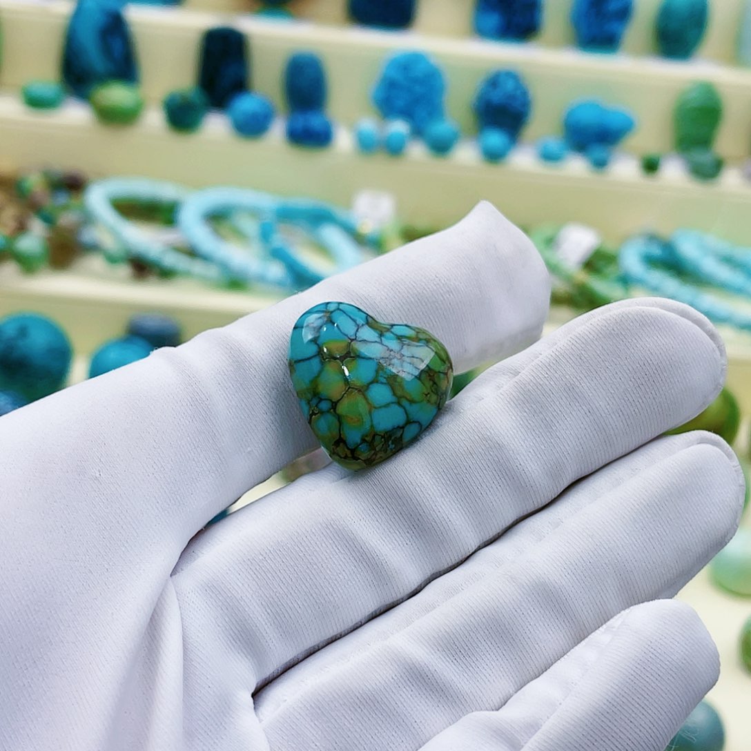 绿松石颈饰未镶嵌