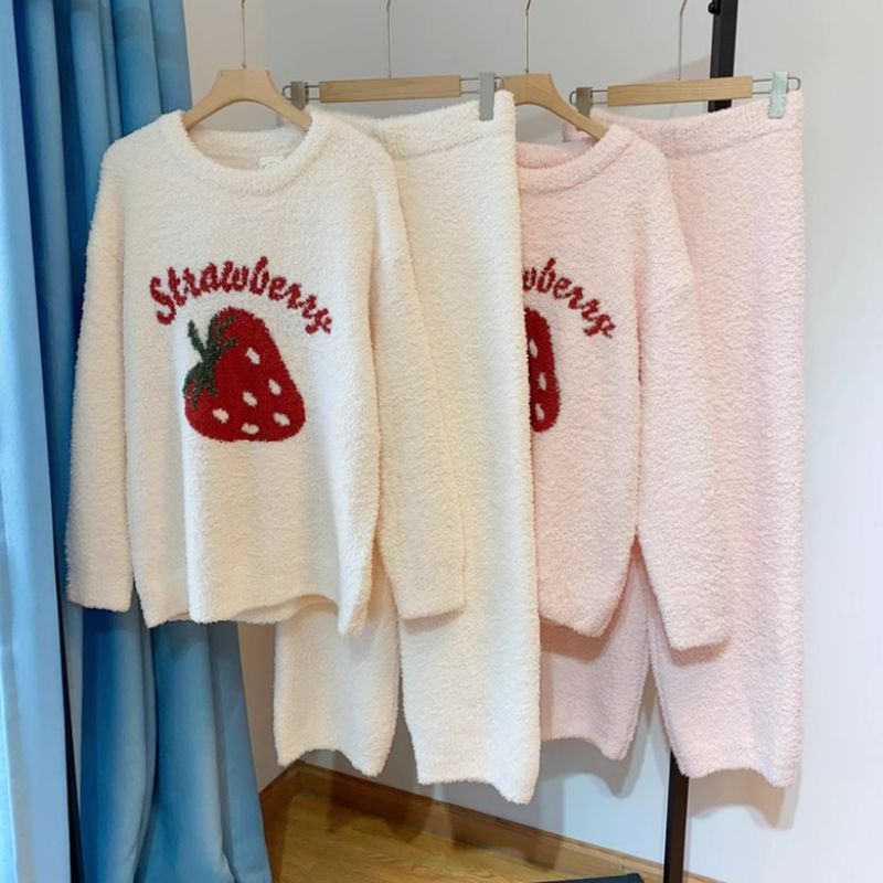 圆领保暖慵懒风草莓珊瑚绒睡衣女韩版甜美秋冬季宽松加绒家居服装