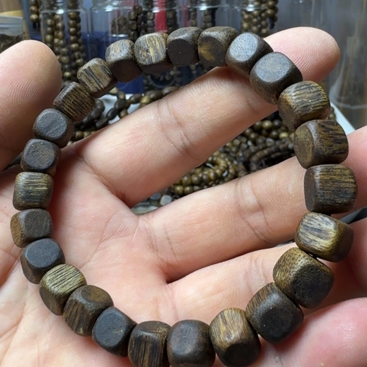 沉香手串张勺子手串9克