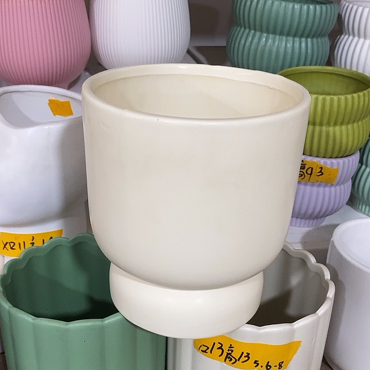 陶瓷花盆有孔 瑕疵介意勿拍 