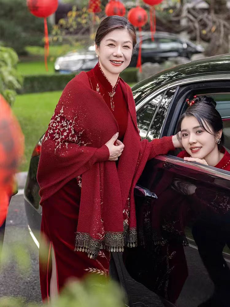 婚宴妈妈婆婆旗袍披肩秋冬新款时尚围巾气质披肩