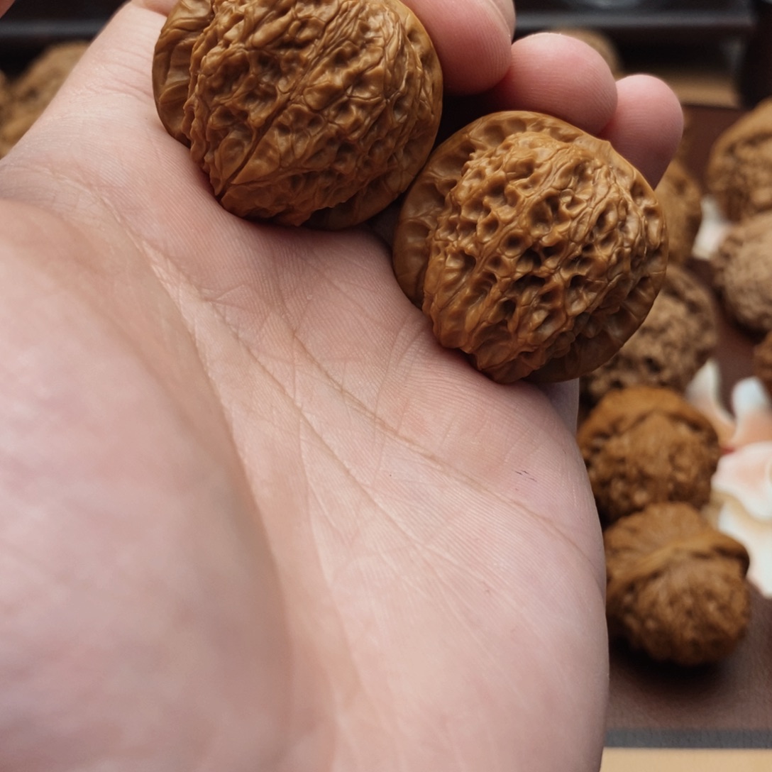 文玩核桃吊坠血七零。p