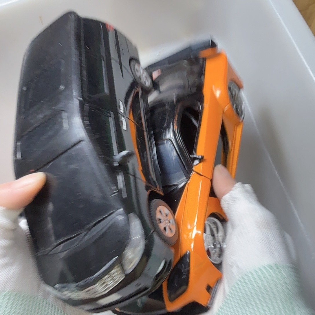 爱***手中古商品，瑕疵品，不保好坏。860