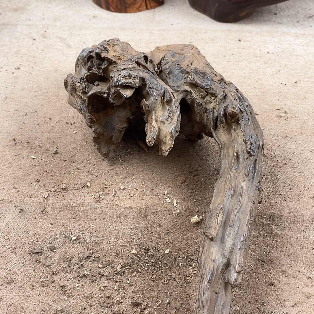 木山**头黄花梨随形料子