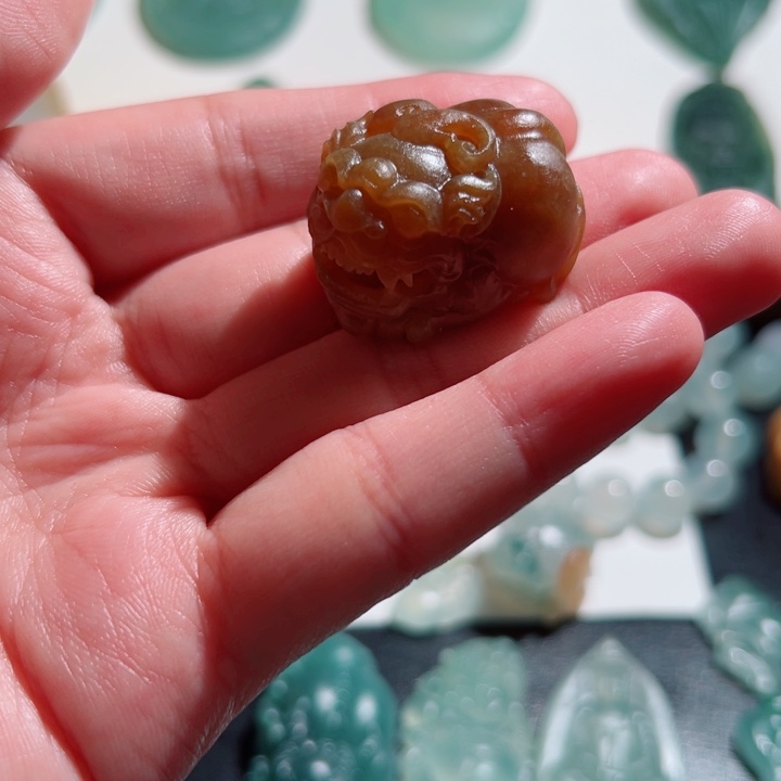 定制翡翠未镶嵌定制翡翠满黄貔貅