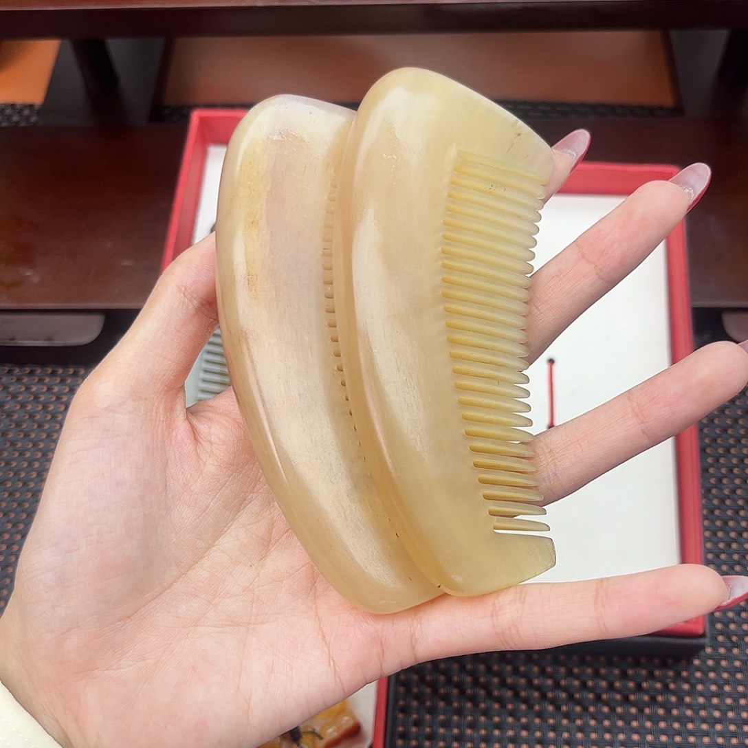 手工制作纯牛角梳子