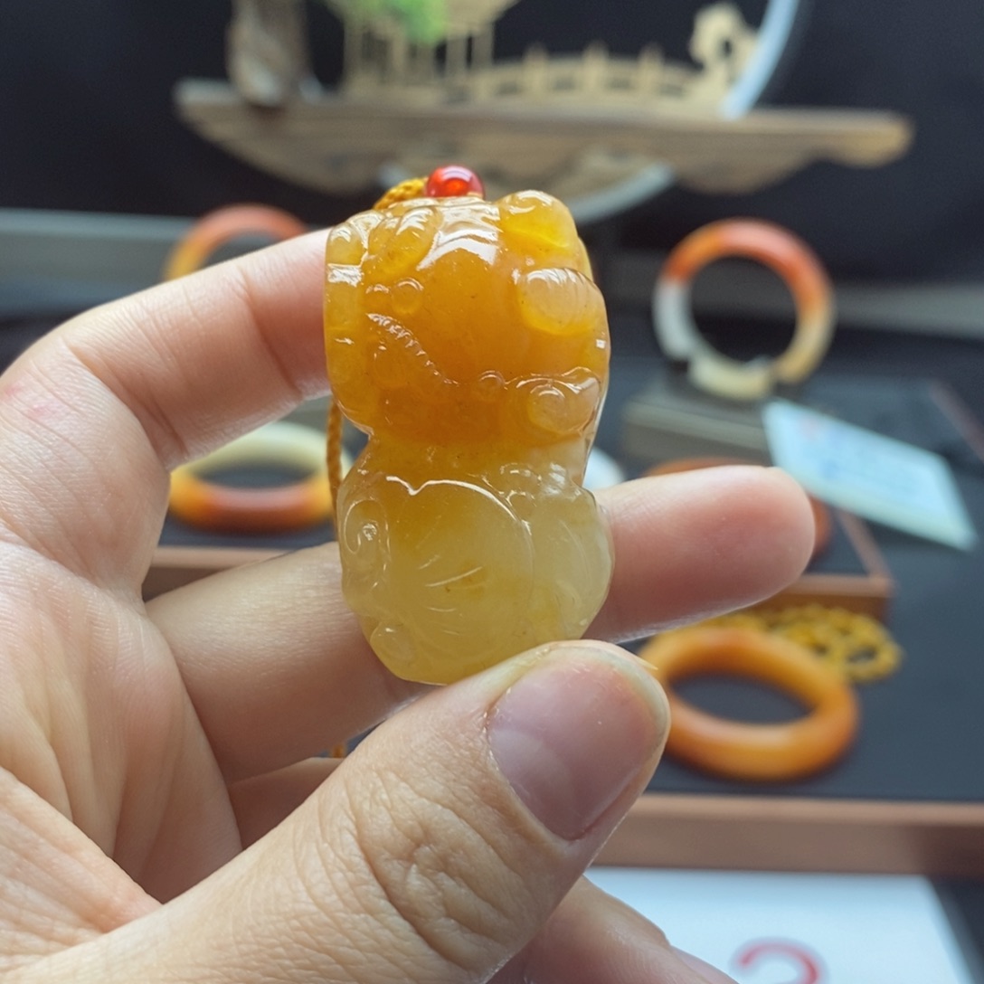 石英质玉（黄龙玉）未镶嵌手镯