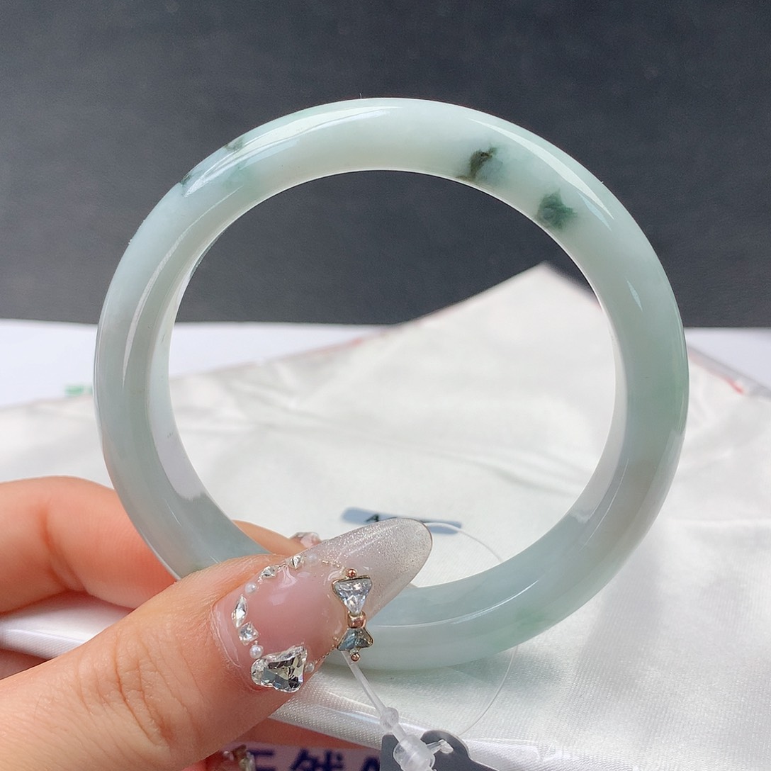 翡翠手镯未镶嵌0050正56