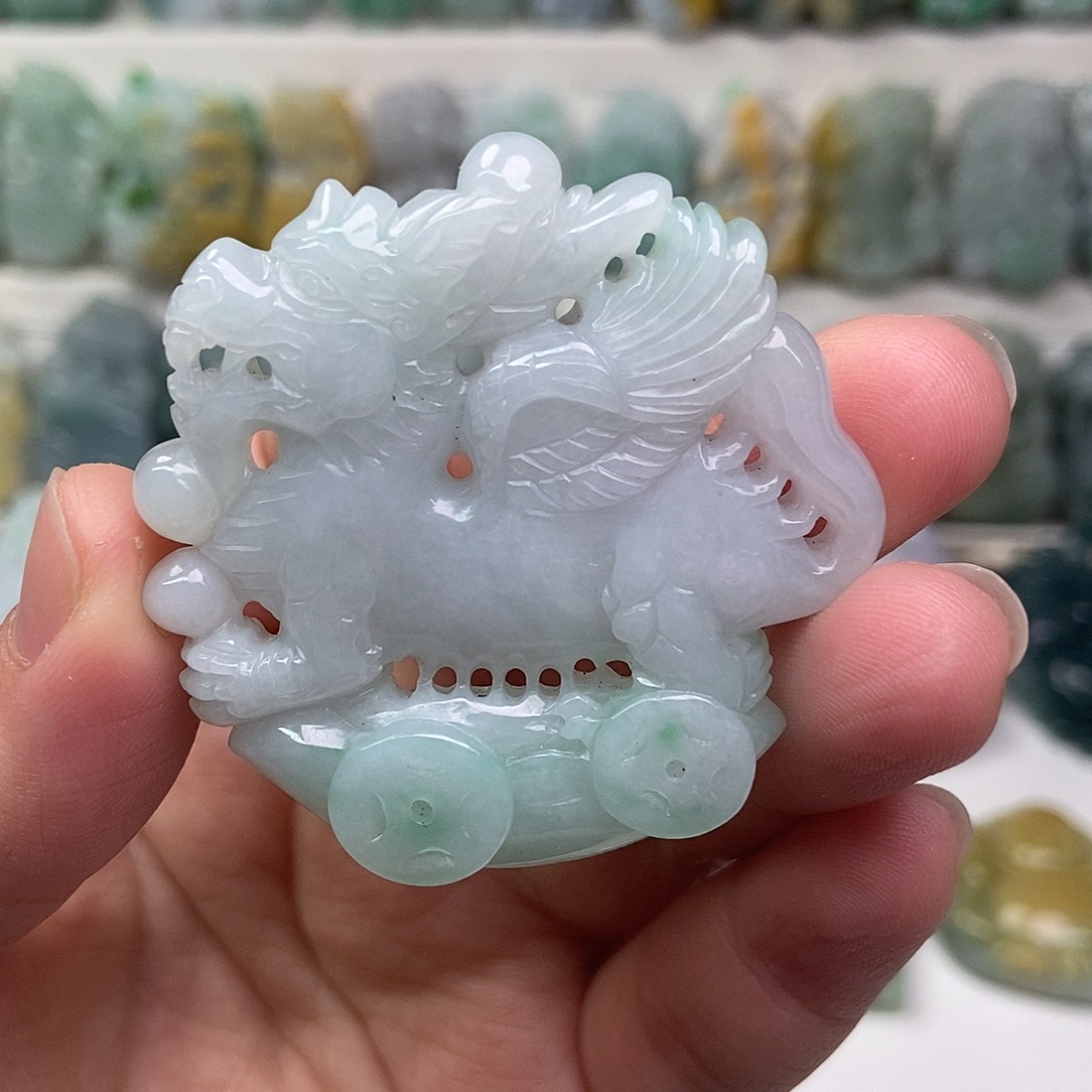 翡翠未镶嵌吊坠(赠链)