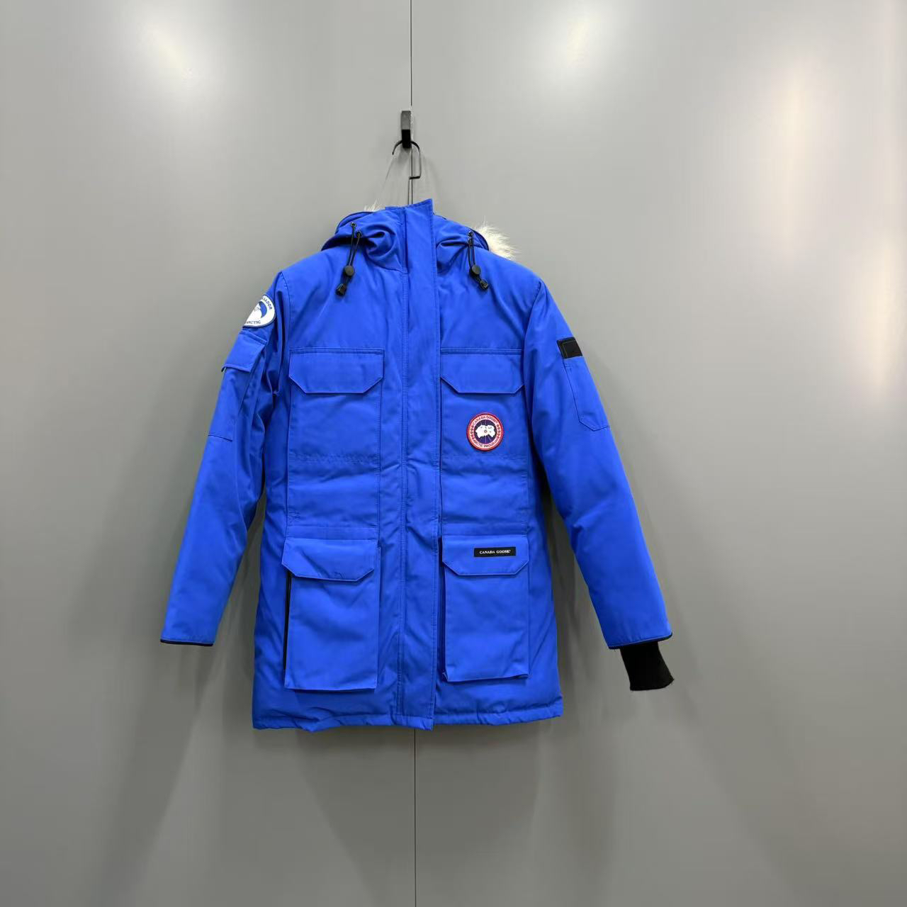 95新 加拿大鹅 （jp）206 蓝色徽标羽绒服 S码