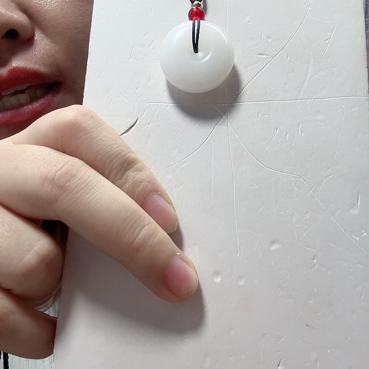 石英质玉未镶嵌颈饰