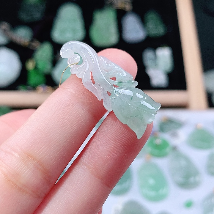 翡翠未镶嵌颈饰吊坠