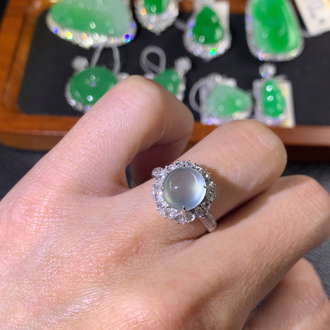 翡翠18K金镶嵌戒指翡翠