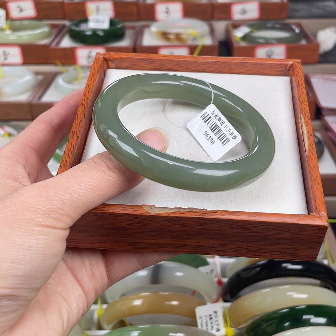 【闪购商品】和田玉未镶嵌手镯