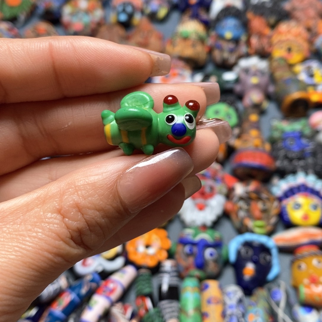 琉璃颈饰印度尼西亚蜜蜂