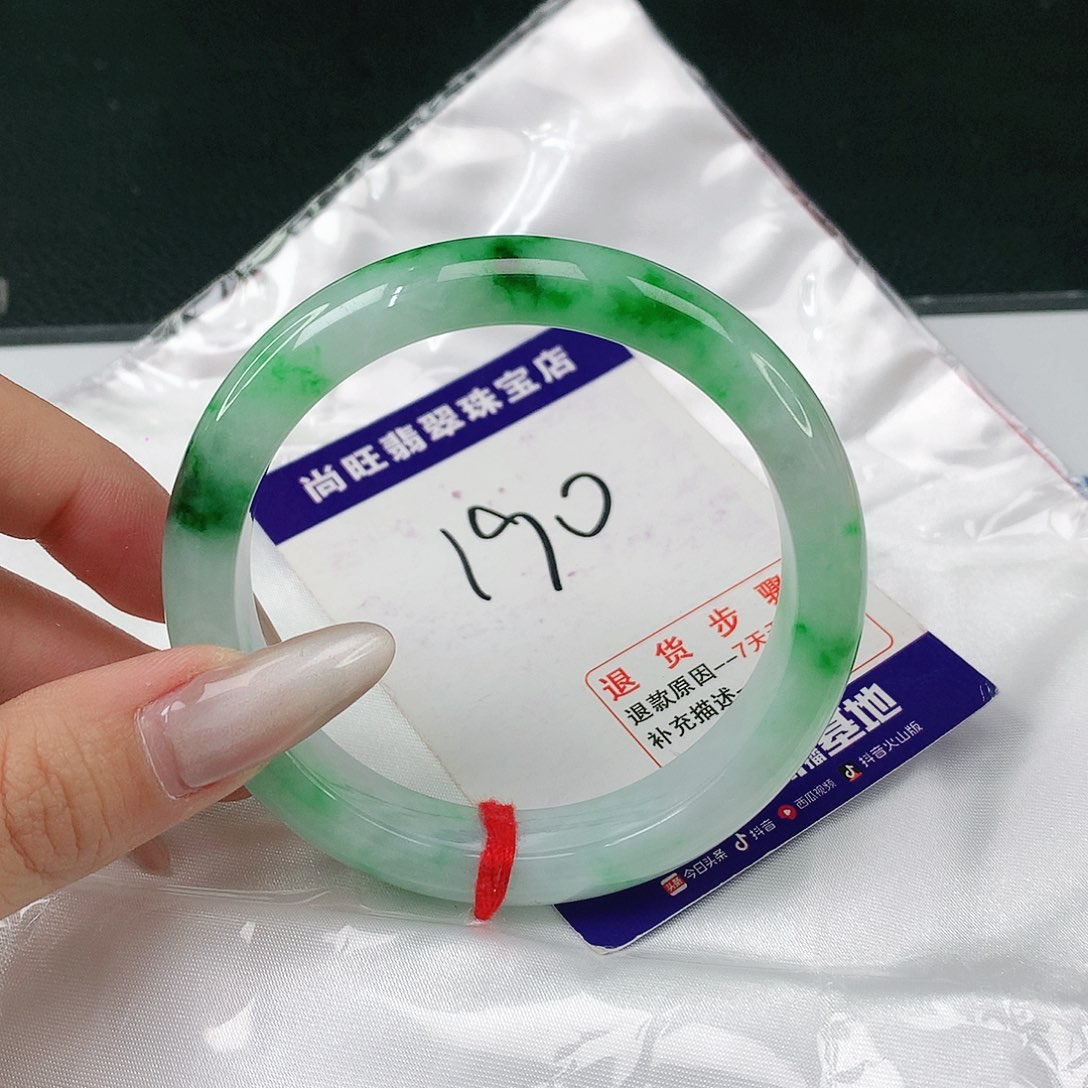 翡翠手镯未镶嵌翡翠12