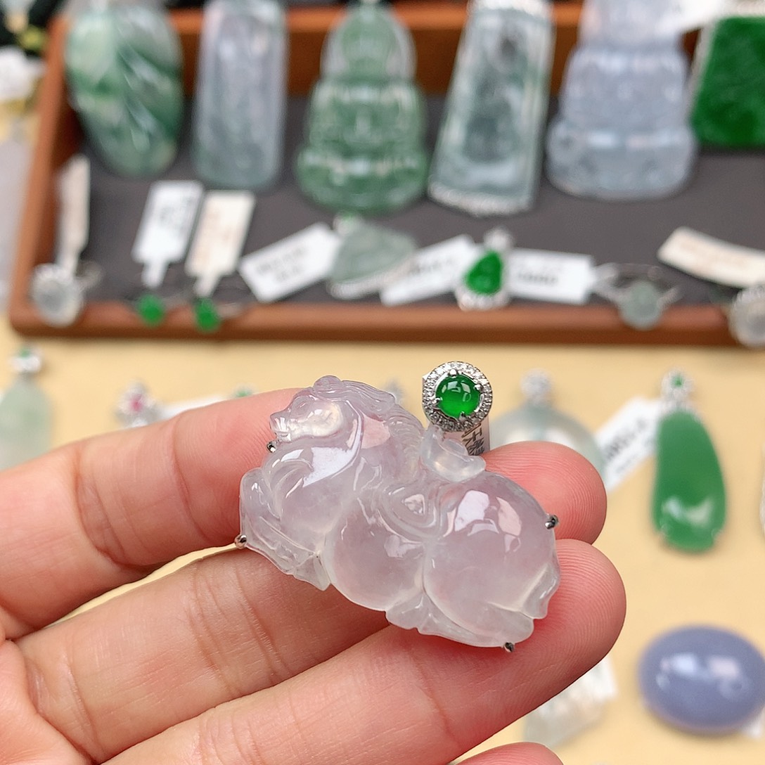 翡翠颈饰18K金镶嵌马