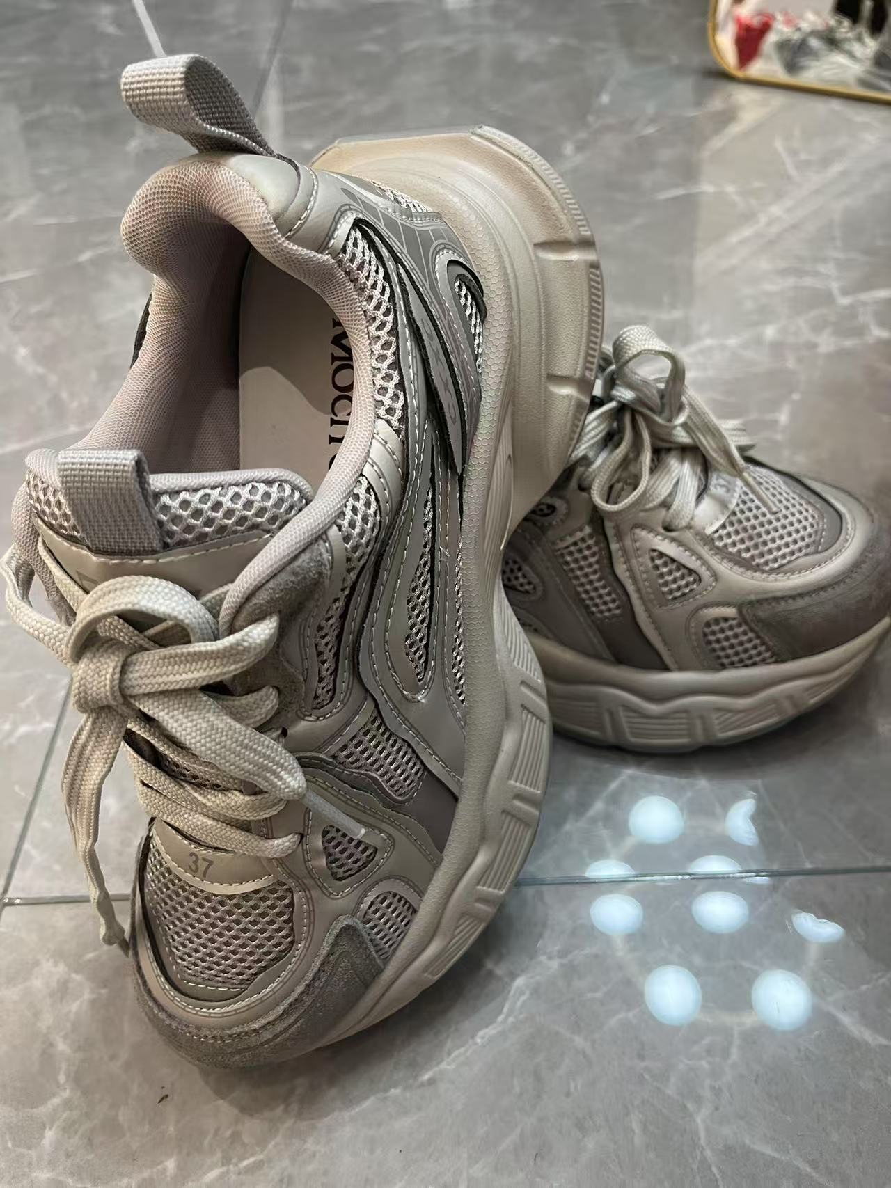 2025时尚休闲简约穿搭流行单品女士鞋